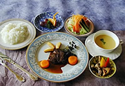 【夕食・朝食付】★【料理長おまかせのお手軽・牛ステーキ】のご夕食プラン★生ビール特典付 